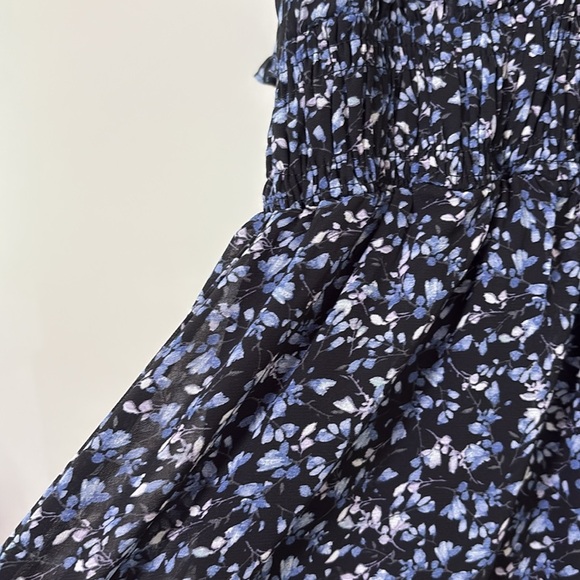 GibsonLook Everybody Dress V-Neck Ruffle Detail Blue Black Ditsy Floral Size M - Picture 8 of 14